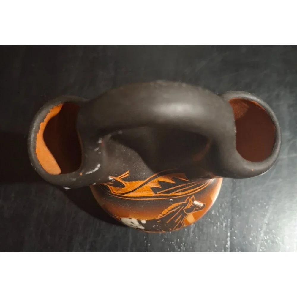 Navajo Little Dine Horse 2006 Hand Etched Pottery Wedding Vase Signed